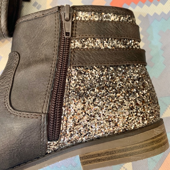 DUNNES | Vegan Faux Leather Glitter Festival Boho Zip Ankle Booties - Picture 5 of 9